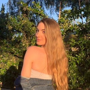 Meet your Posher, Chloe